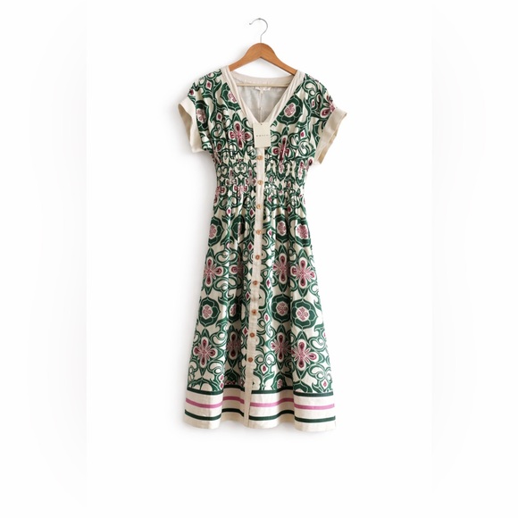 👒👒entro Green and Pink V-Neck Floral Print Dress - Picture 2 of 8